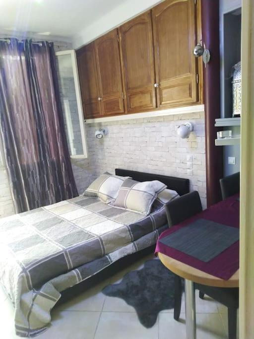 Studio Ideal Pour Deux Voyageurs Sur Marseilles Exterior foto