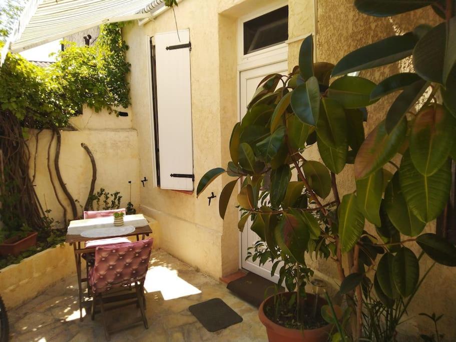 Studio Ideal Pour Deux Voyageurs Sur Marseilles Exterior foto