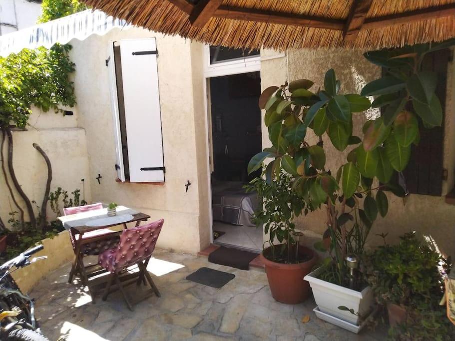 Studio Ideal Pour Deux Voyageurs Sur Marseilles Exterior foto