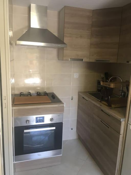 Studio Ideal Pour Deux Voyageurs Sur Marseilles Exterior foto